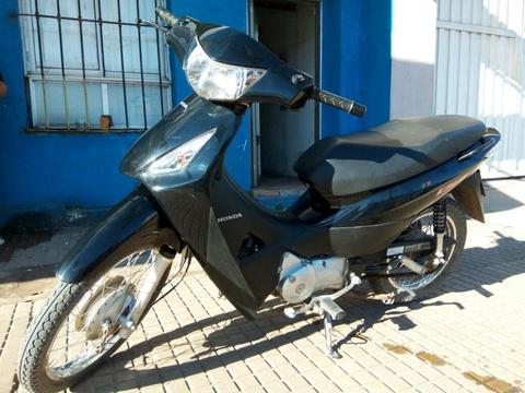 Vendo Honda Biz 125 – Modelo 2015 IM PE CA BLE – Papeles listo para Trasferir – Patente