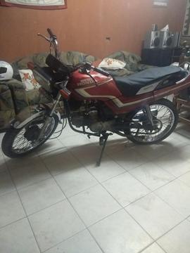 Hero Honda Cd100, Un Regalo