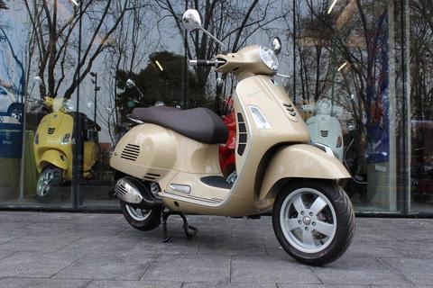 Vespa 300 Gts S Abs Roja Motoplex Devoto Preventa