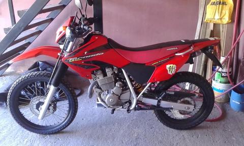 Vendo Tornado $68000. Impecable Estado.color Rojo