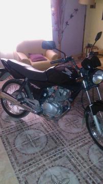 Vendo Moto Cg Modelo 2013 en Buen Estado