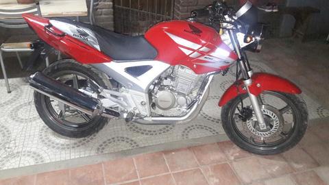 Vendo Honda Twister 250 . Modelo 2012