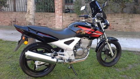 Honda Twister 2013 CON 18000 KM ALARMA