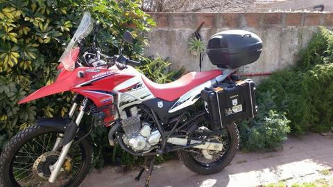 Vendo Xre300 Como Nueva Km 3600