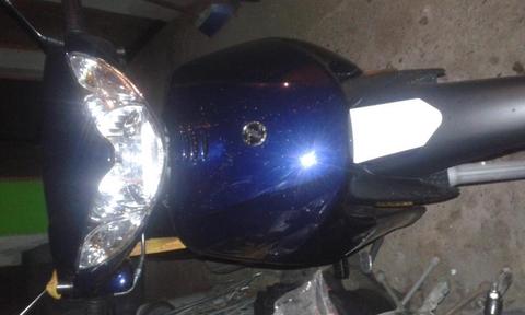 Vendo moto zanella 110 modelo 2017 con 200 kilómetros mi numero 381523