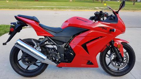 KAWASAKI NINJA 250 MOD.2.009 CON SOLO 12.500KM ÚNICA