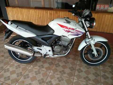 Vendo Twister Muy Linda