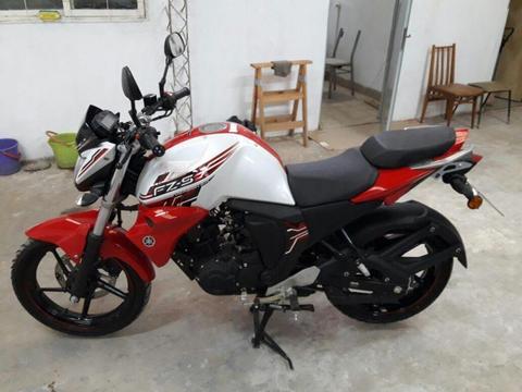 YAMAHA FZS FI MODELO 2016