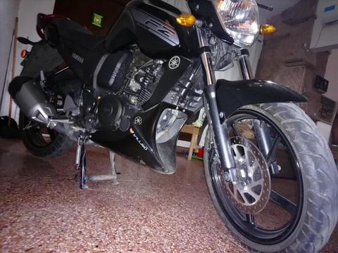 Yamaha Fz 8mk 2014 quilla bixenón x28 hermosa