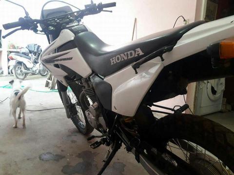 Vendo Honda Tornado 250cc2014